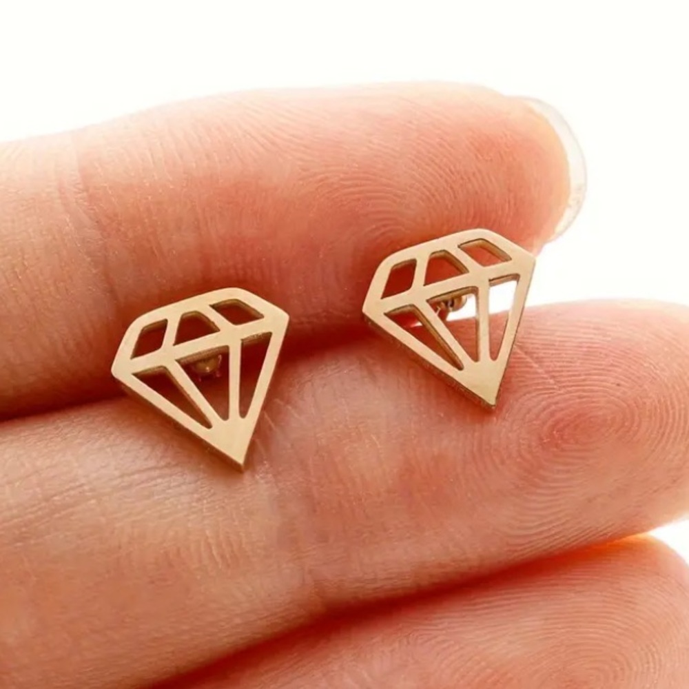 Source Unknown Gold Diamond Outline Stud Earrings